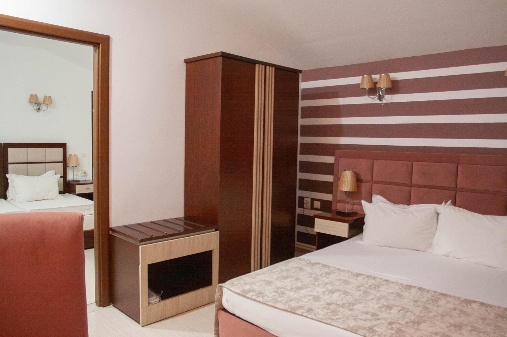 Steaua Apelor Family Resort Nufaru Екстер'єр фото